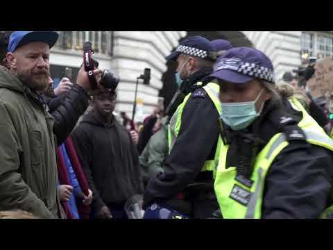 英国警察、反ロックダウン抗議で60人を逮捕 (UK police arrest 60 in anti-lockdown protests)