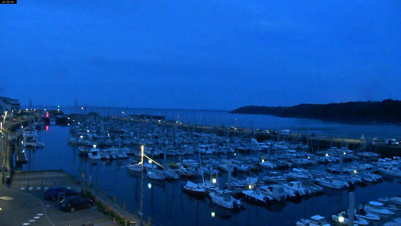 Live webcam view of Binic Marina & Harbor