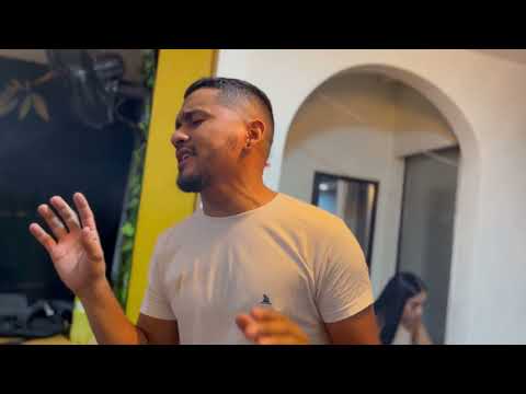 @Elgrangusii   - Cuatro Corazones (Acustico)