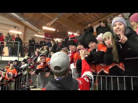 Pyry Hockeyn mestaruusjuhlat jäällä ja pukukopissa