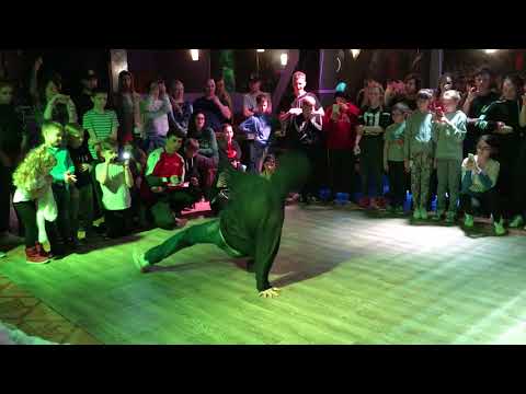 bboy Gimnast judge showcase at danceEN battle