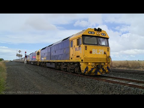 Broad Gauge Grain Train In Rain (6/12/2020) - PoathTV Australian Railways
