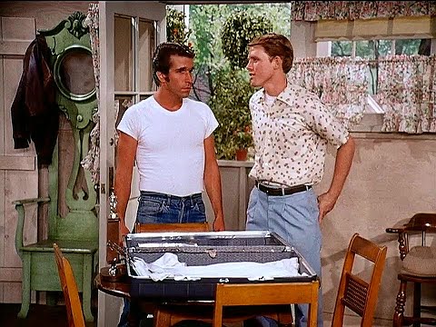 HAPPY DAYS - "Fonzie Moves in Over the Cunninghams Garage" - The Fonz