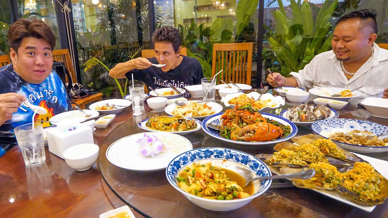 Best Seafood Thailand! 40 kg. GIANT GROUPER + Spicy Green Pepper Crab!