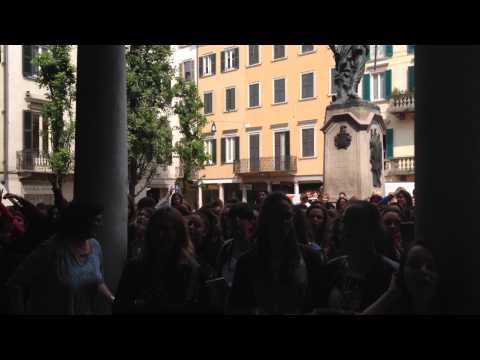 Lorenzo Fragola alla Casa del Disco, venerdì 8 maggio 2015...... e si ricanta.