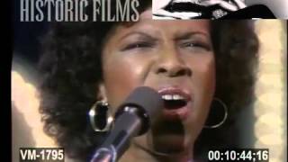 Natalie Cole -  Keep Smilin&#39;/Que Sera Sera