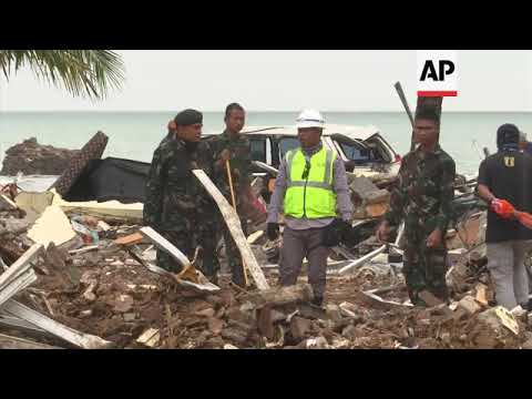Clear up underway in Java following tsunami