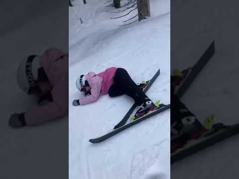 Oltiin laskettelemas mun isosiskon kaa😅😁