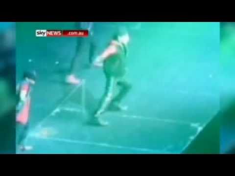 Bimber obrzucony jajkami! 