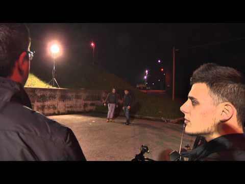 Sul set de "GLI ULTIMI DELLA CLASSE" - Il ribaltamento di un'auto con stuntmen