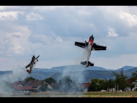 Two Extras 330 in Music Flight