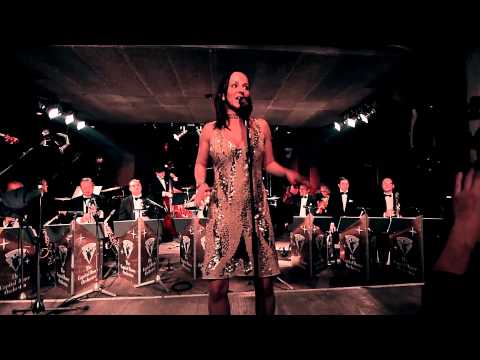 Sharon Brauner & The Capital Dance Orchestra "di grine kuzine"