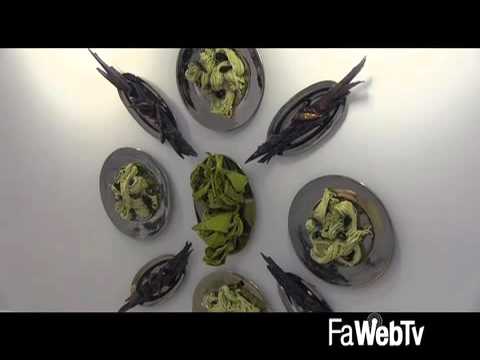 La Cuccagnaittica di Ducrot adorna L'albero della cuccagna di Achille Bonito Oliva