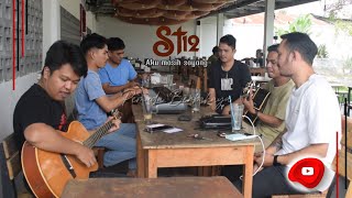Download lagu ST12 - Aku masih sayang (accoustic cover) mp3