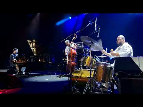 TV DIVIRTA-CE em Jericoacoara - Festival Choro Jazz com show de Amaro Freitas e banda 