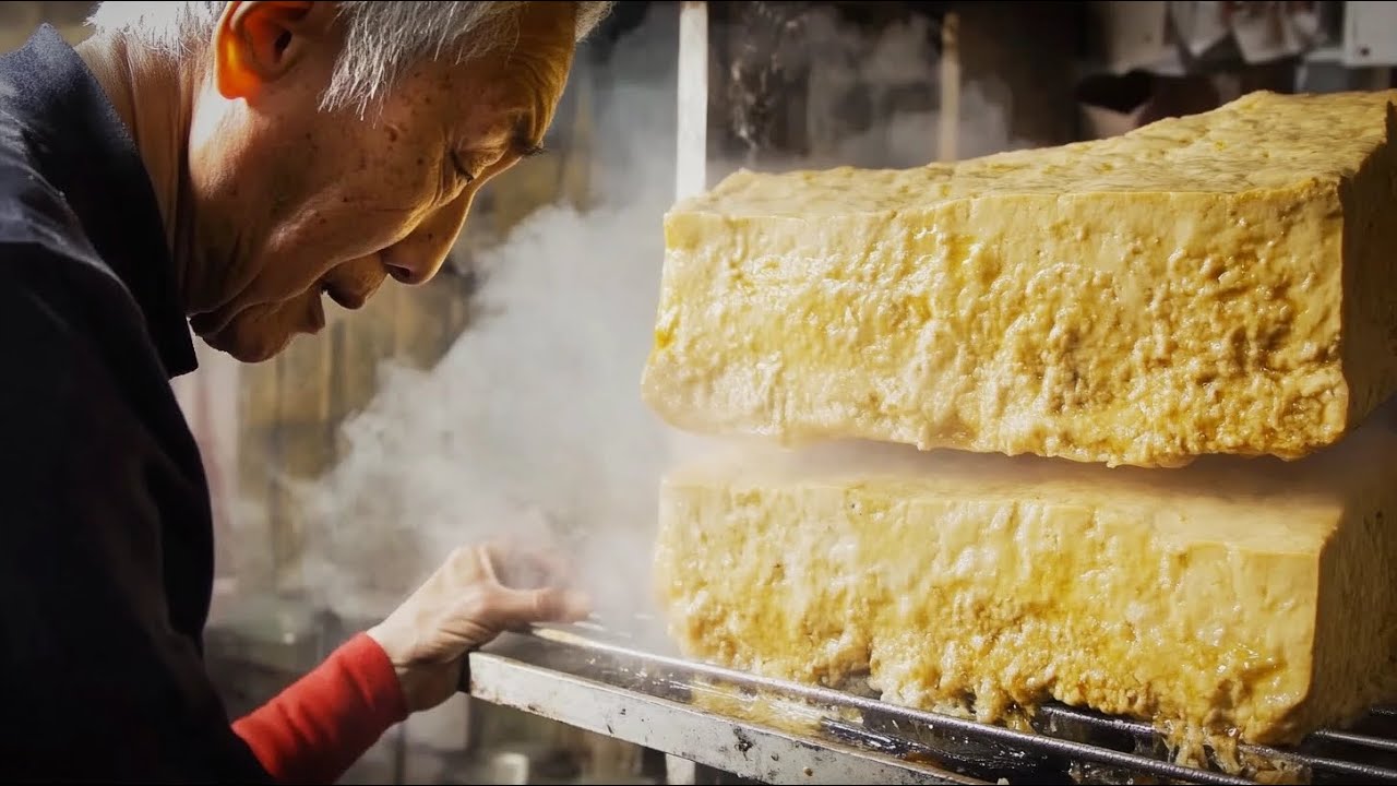 Finding Taiwan’s Stinkiest Tofu (Shocking Ingredients: Illegal or Not?)