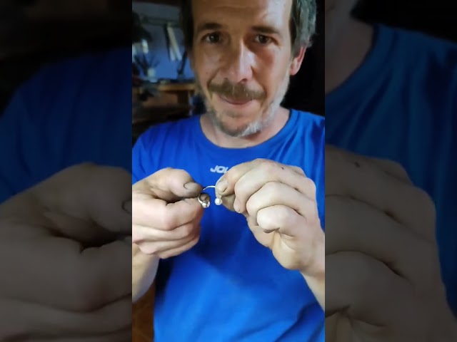 Vídeo relacionado con 2 Pendientes del Aro, Negro Pendientes para Hombres Mujer, Acero Inoxidable