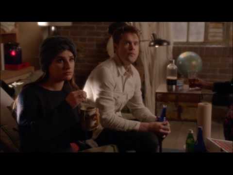 Glee - Tina arrives in New york for Rachel's opening night 5x17