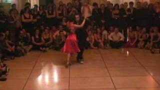 Chicho Frumboli y Juana Sepulveda a Palermo il 22-05-10 - Milonga del 900 - Los Muchachos (04)