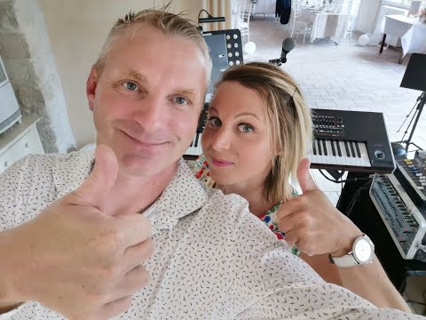 Animation Soirées : Alternance entre Chanteuse Synthés et DJ ! LUNAX Musique (Formule 2 personnes)