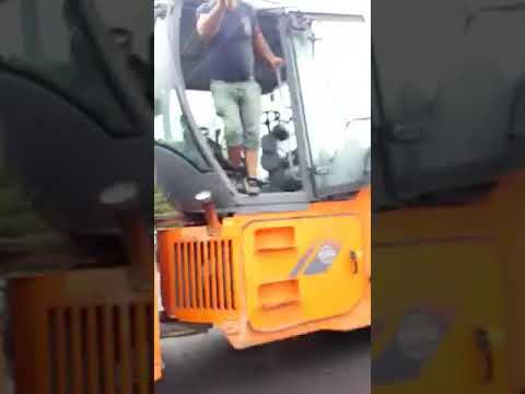 asfaltare pe ploaie la Aschileul Mare