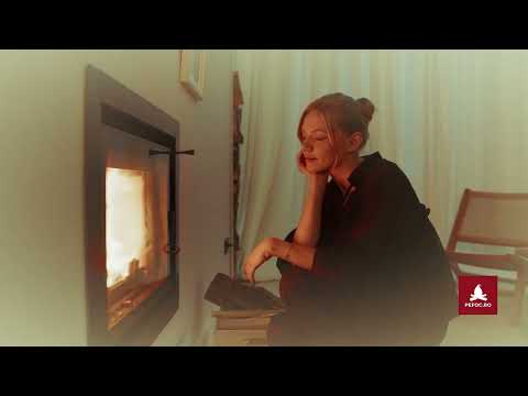 Reclama filmată  pentru lumânările TAGU care sună și miros ca un foc adevărat