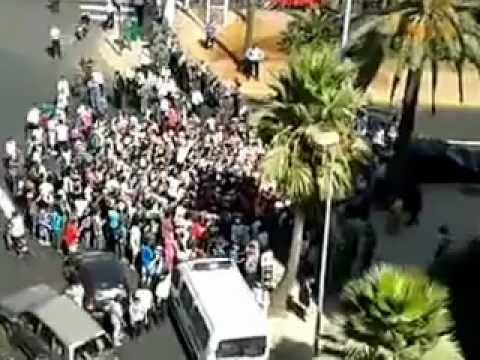 تضاهرات المغاربة قرب السفارة الامريكية نصرة لرسول البشرية محمد "ص"