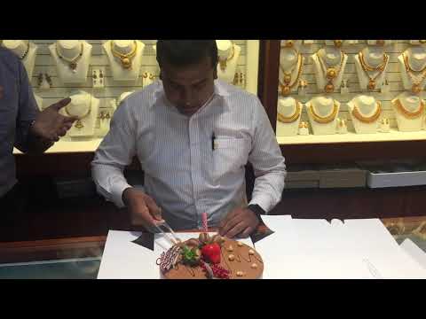 Ajithkumar Birthday cake cutting - Joyalukkas Jewelry Singapore Main (08-04-2018)