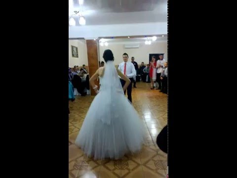 dansul mirilor Andrei si Ionela