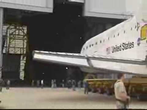STS-131:Discovery moves to the VAB