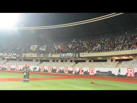 Galeria U Cluj - Noi suntem Peluza Sepcile Rosii !