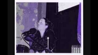 Creep (Radiohead) - Allison Crowe (live)