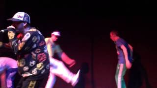 Guns Don&#39;t Kill People Rappers Do - Goldie Lookin Chain