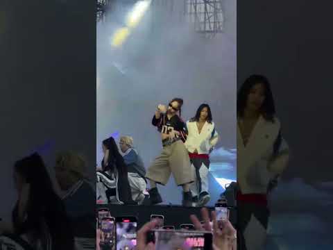 Bailey's dance break at ONE UNIVERSE FESTIVAL #baileysok #베일리 #alldayproject #theblacklabel