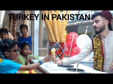 When IceCream Enjoying Me...😄😄😄#turkishicecreamman #çılgındondurmacı #familyvlog