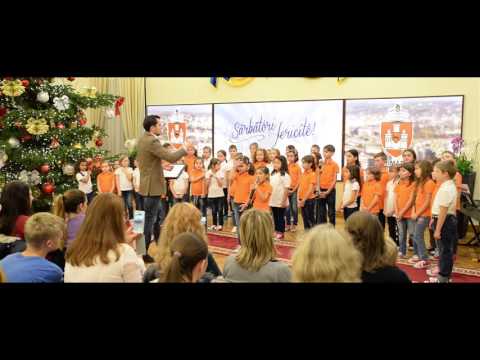 Corul de copii MINI Angeli - Mos Craciun cu plete dalbe