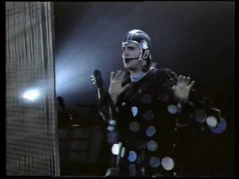 Renato Zero feat. Mario Biondi - Non smetterei più (Videoclip 2009) Presente - Poeta