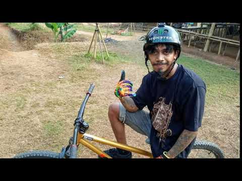 Krons Faust Dirt jump