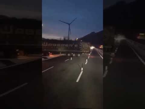 Водитель Waberer’s не может развернуться / The Waberer’s driver cannot turn around