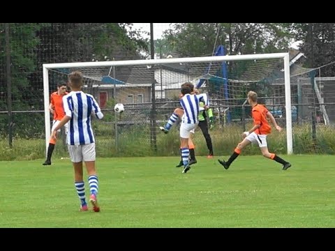 Eerste helft vv Scherpenzeel JO16-1 - s.v. Achterveld JO16-1