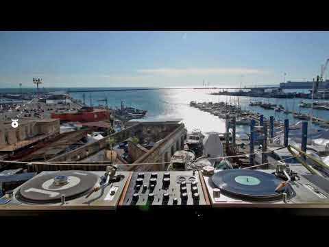 180 GR DIGGER: Debbie Hayes & The Universal Robot Band - Let's Get This Thing Together (Salerno)