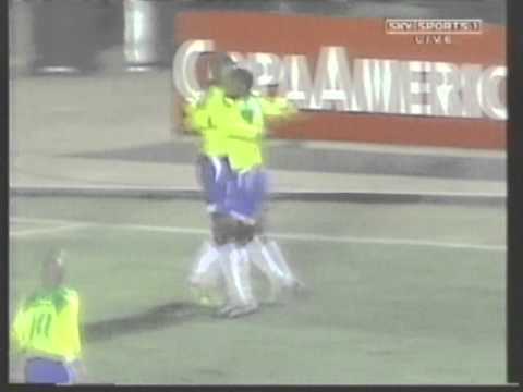 2004 (July 21) Brazil 1-Uruguay 1 (Copa America).mpg