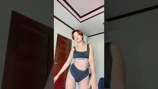 Charlote Asis tiktok short be like...