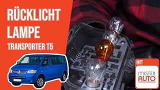 Youtube thumbnail of video "Wie Transporter T5 Rücklicht Lampe wechseln 💡"