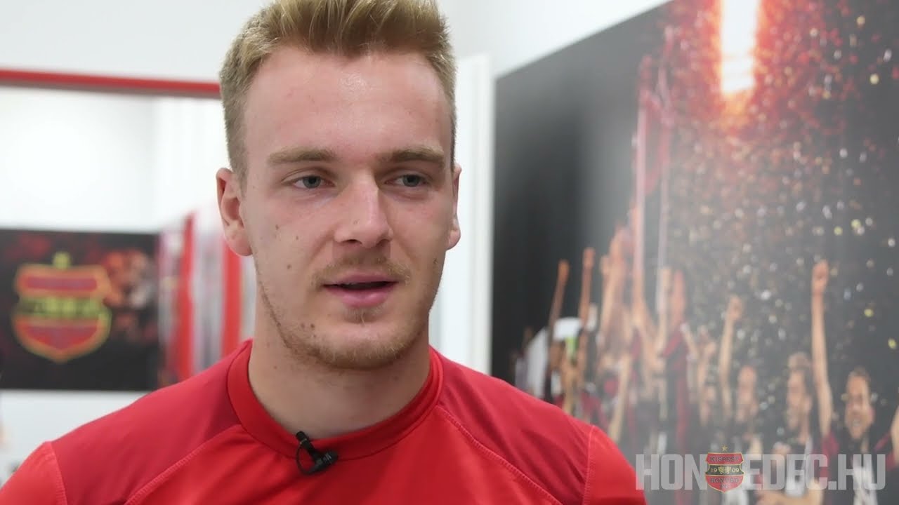 Csonti a Vasas előtt