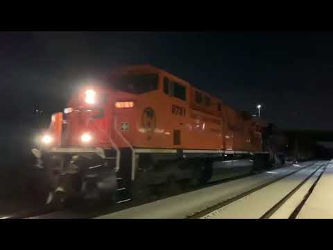 CP 8781 leads CP 288 by MKE Airport Milwaukee, WI