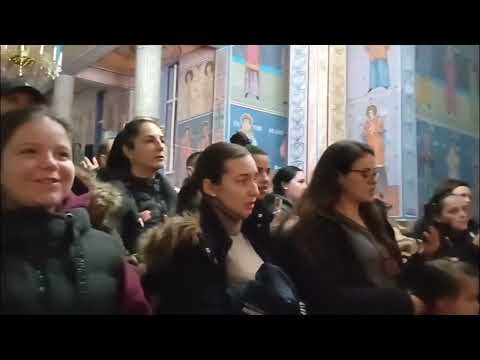 Au pornit cu colindatu, la Biserica Ortodoxă "Învierea Domnului" Oprișani! (11.12.2025)