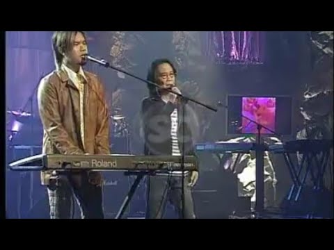 Chrisye & Ahmad Dhani - Jika Surga Dan Neraka Tak Pernah Ada | Konser Senyawa 2005