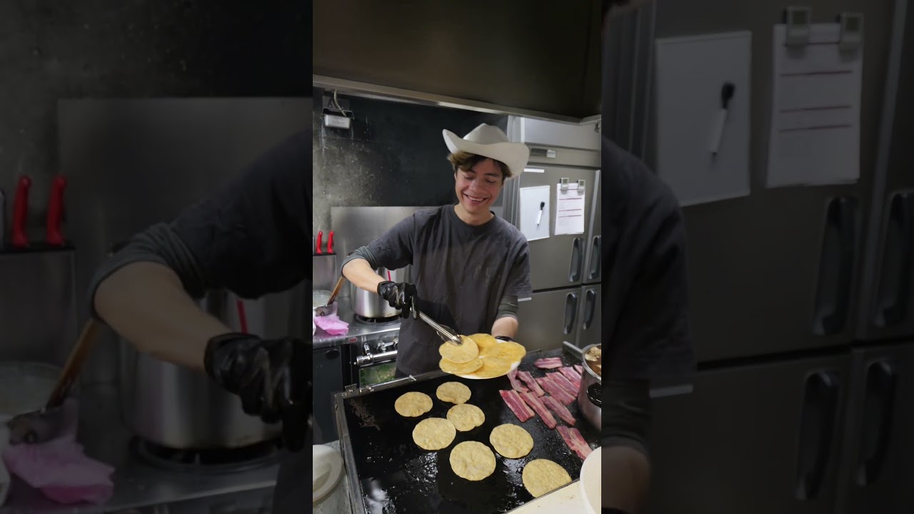 １日５００皿が飛ぶように売れるメキシコの本格タコス屋に潜入！#グルメ #tacos #food