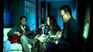 El amor está aqui - Rojo